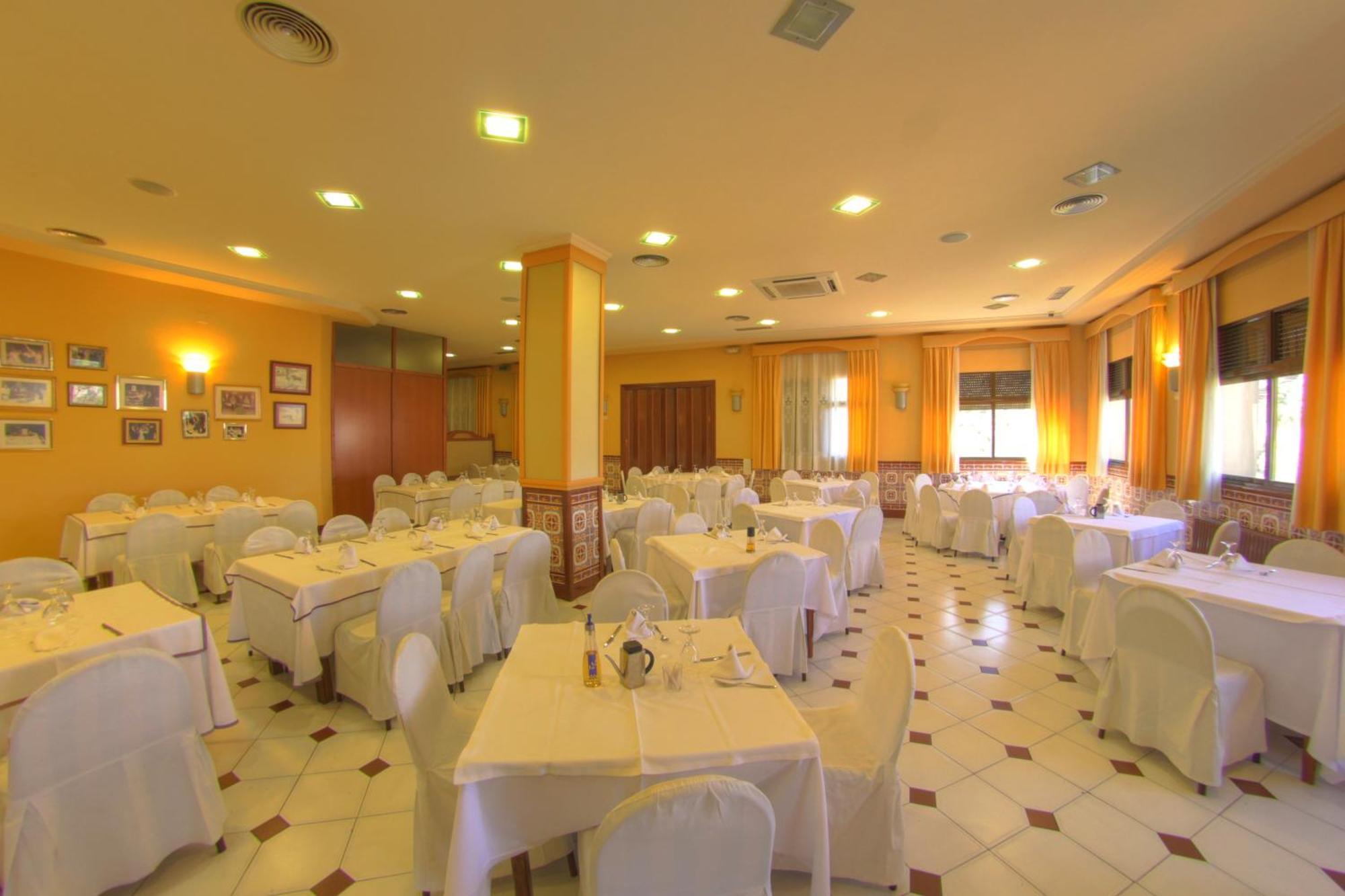 Hotel Avenida Beas de Segura Exteriör bild